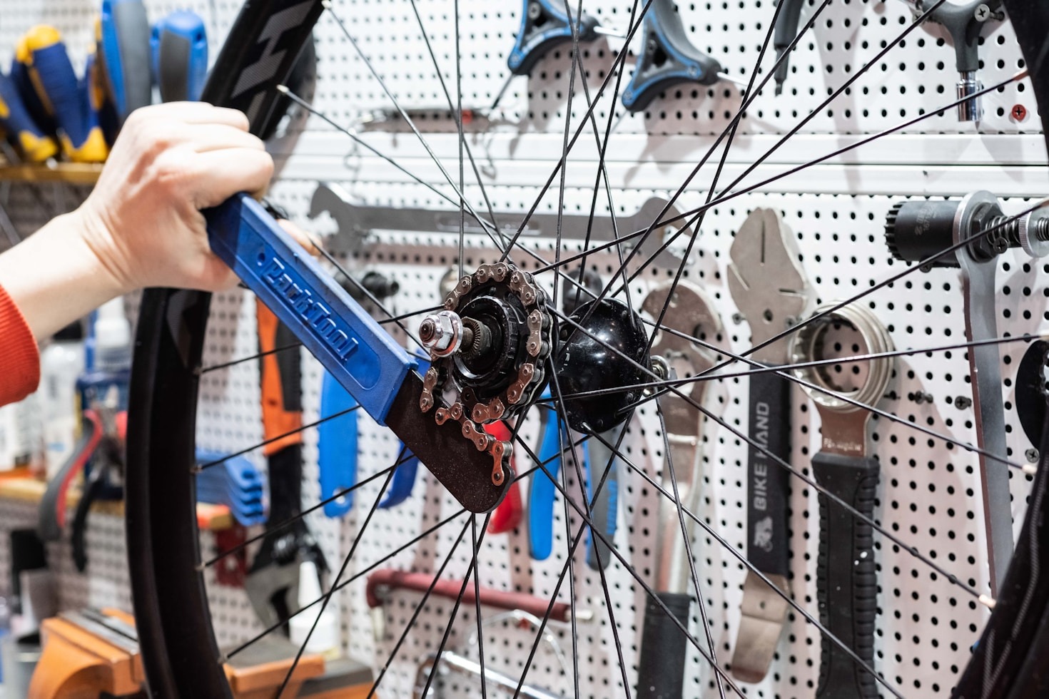 Cinque accessori utili per ciclisti urbani